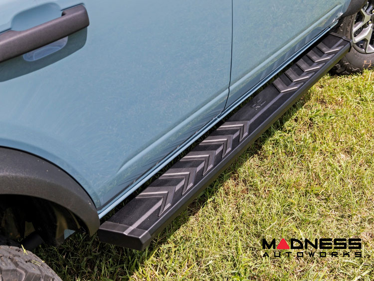 Ford Bronco Running Boards - BA2 Side Steps - Rough Country - 4 Door